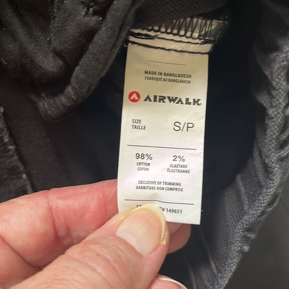 Airwalk  Cargo pants  cargo joggers  black Elastic waist& hem Plenty pockets NWT - Picture 8 of 12